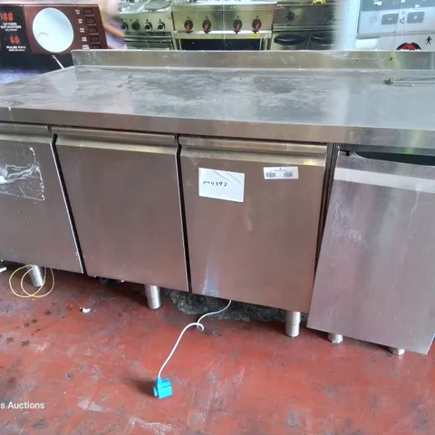 FOUR DOOR COUNTER