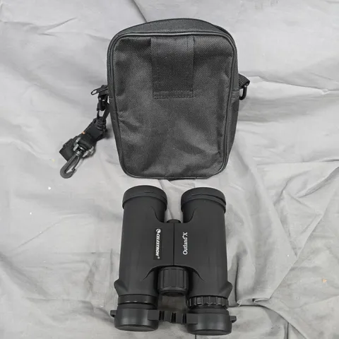 CELESTRON TRAILSEEKER 8X32 BINOCULARS WITH CARRYING CASE