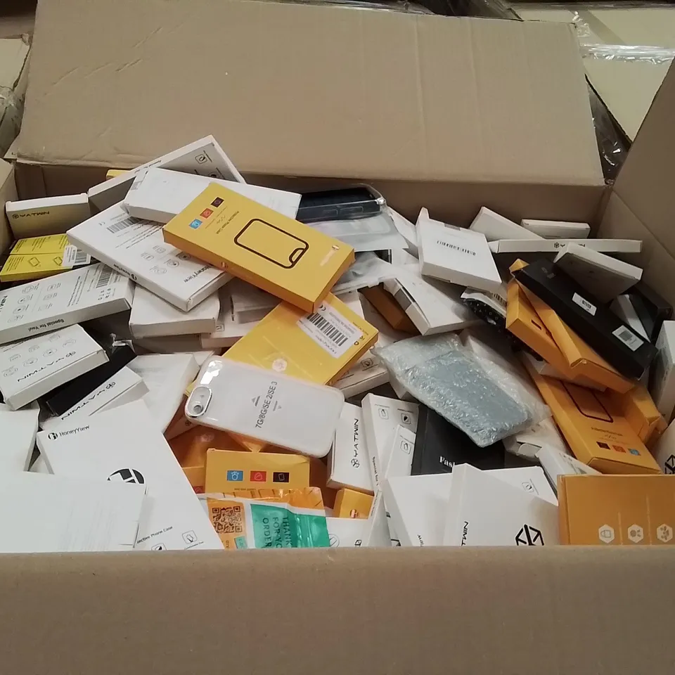 PALLET CONTAINING A LARGE QUANTITY OF PHONE CASES,SCREEN PROTECTORS 