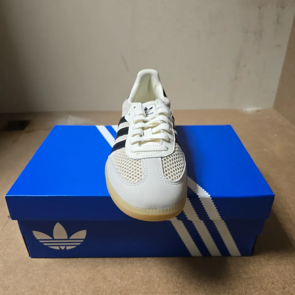 ADIDAS SAMBA OG W SNEAKERS – WHITE/CREAM MESH, UK 7.5