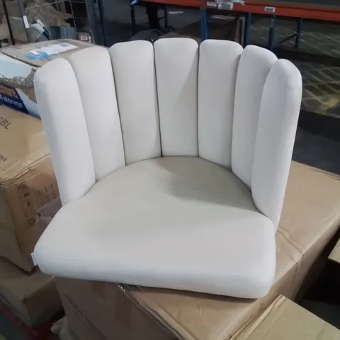 BOXED MARKLAND DINING CHAIR [VELVET]