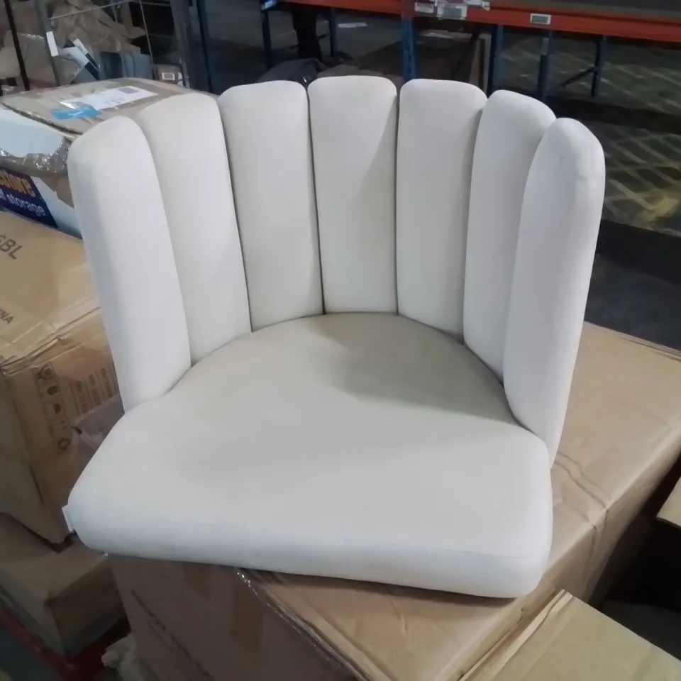 BOXED MARKLAND DINING CHAIR [VELVET]