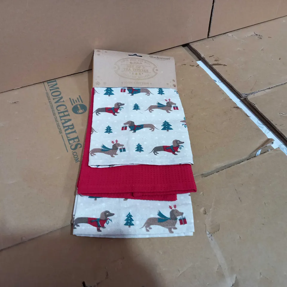 DOG PATTERNED SET OF 3 TEA TOWELS
