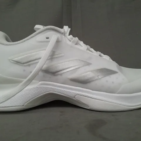 BOXED PAIR OF ADIDAS AVACOURT 2 SHOES IN WHITE UK SIZE 5.5