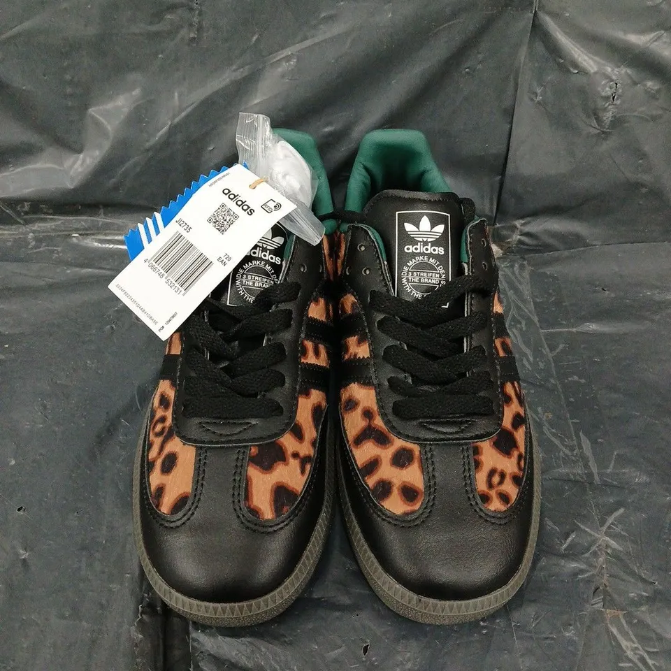 UNBOXED PAIR OF ADIDAS SAMBA OG SHOES - UK SIZE 5