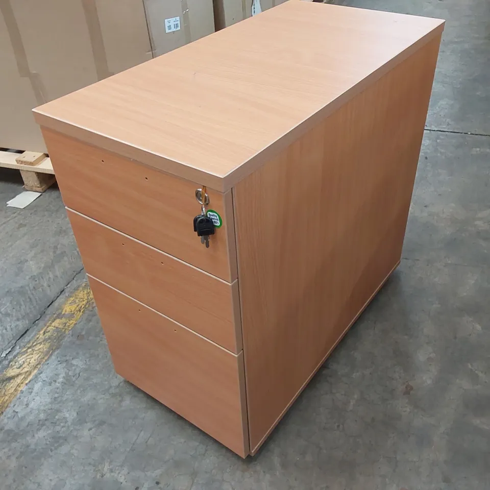 LARGE STATIC 3-DRAWER FILING CABINET 