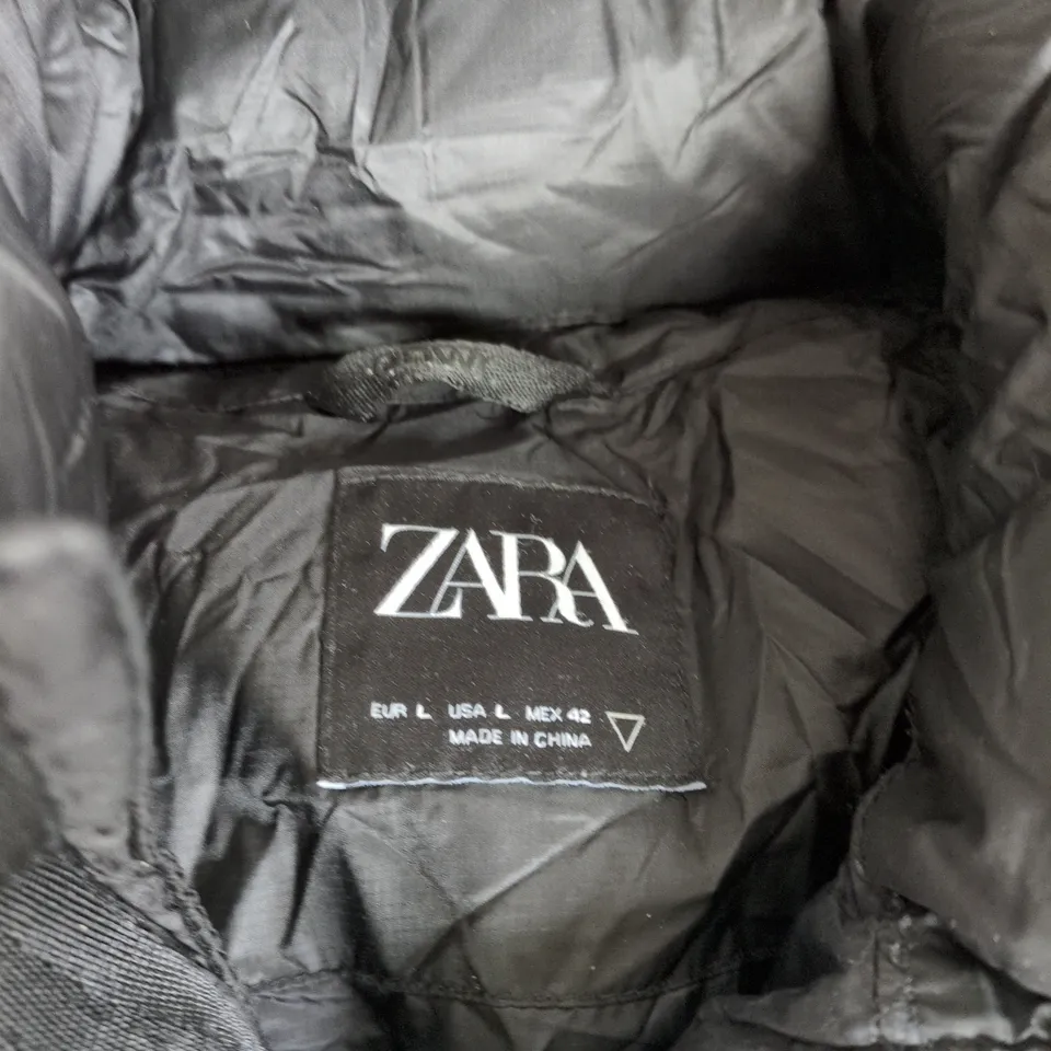 ZARA PUFFER JACKET – BLACK/GREY, SIZE L (EU 42) 