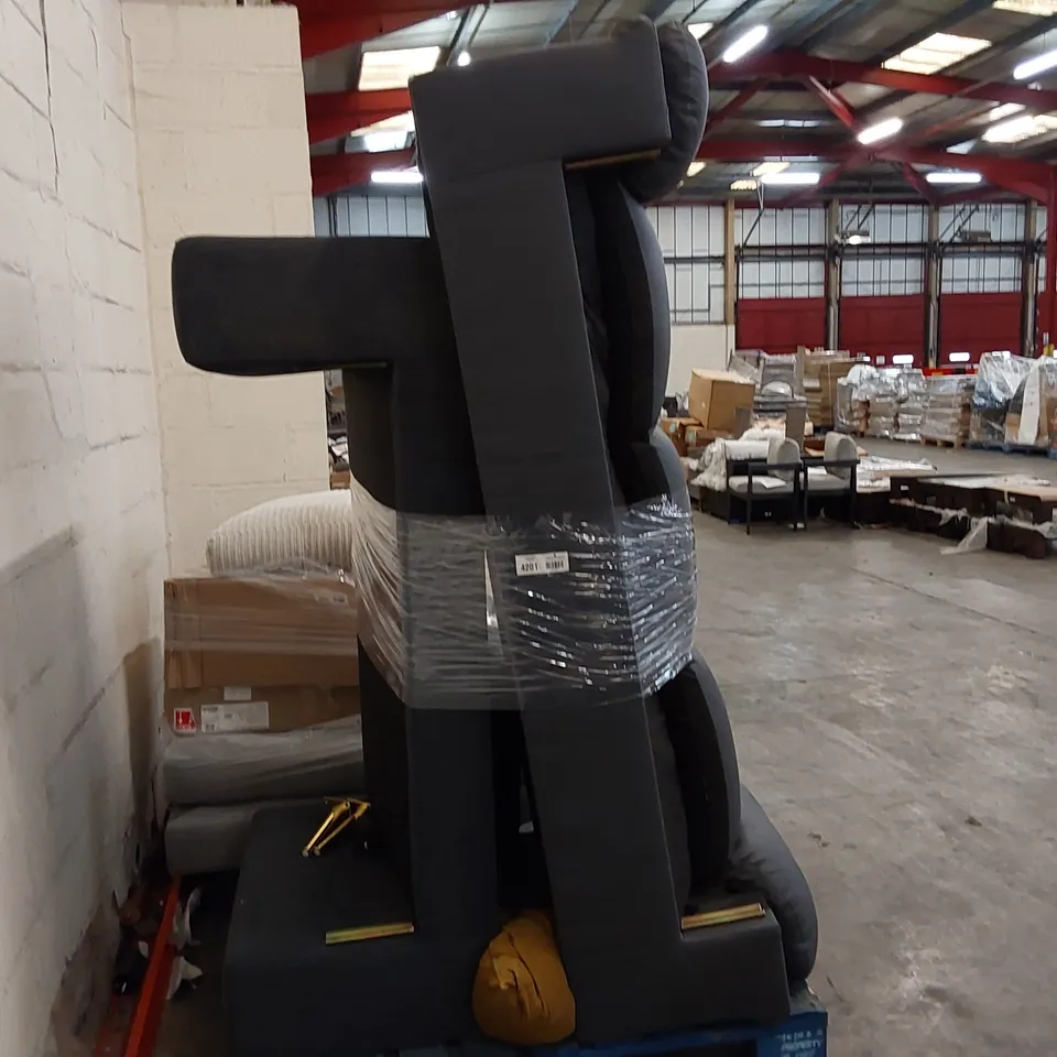PALLET OF ASSORTED SOFA PARTS 