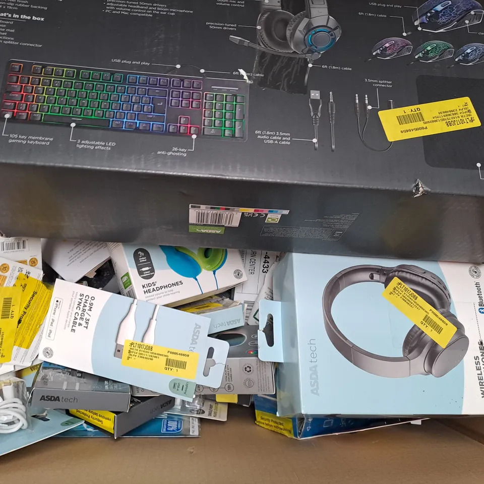 BOX OF APPROXIMATELY 20 ASSORTED ELECTRICAL ITEMS TO INCLUDE WIRELESS HEADPHONES, DAB+/FM RADIO, USB CABLE, ETC