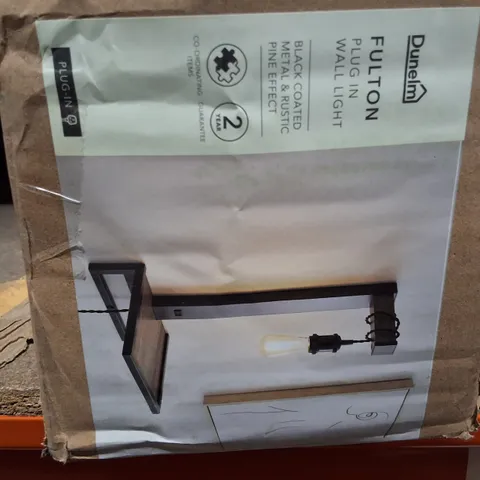 BOXED DUNELM FULLTON PLUG-IN WALL LIGHT – BLACK COATED METAL WITH RUSTIC PINE-EFFECT FINISH