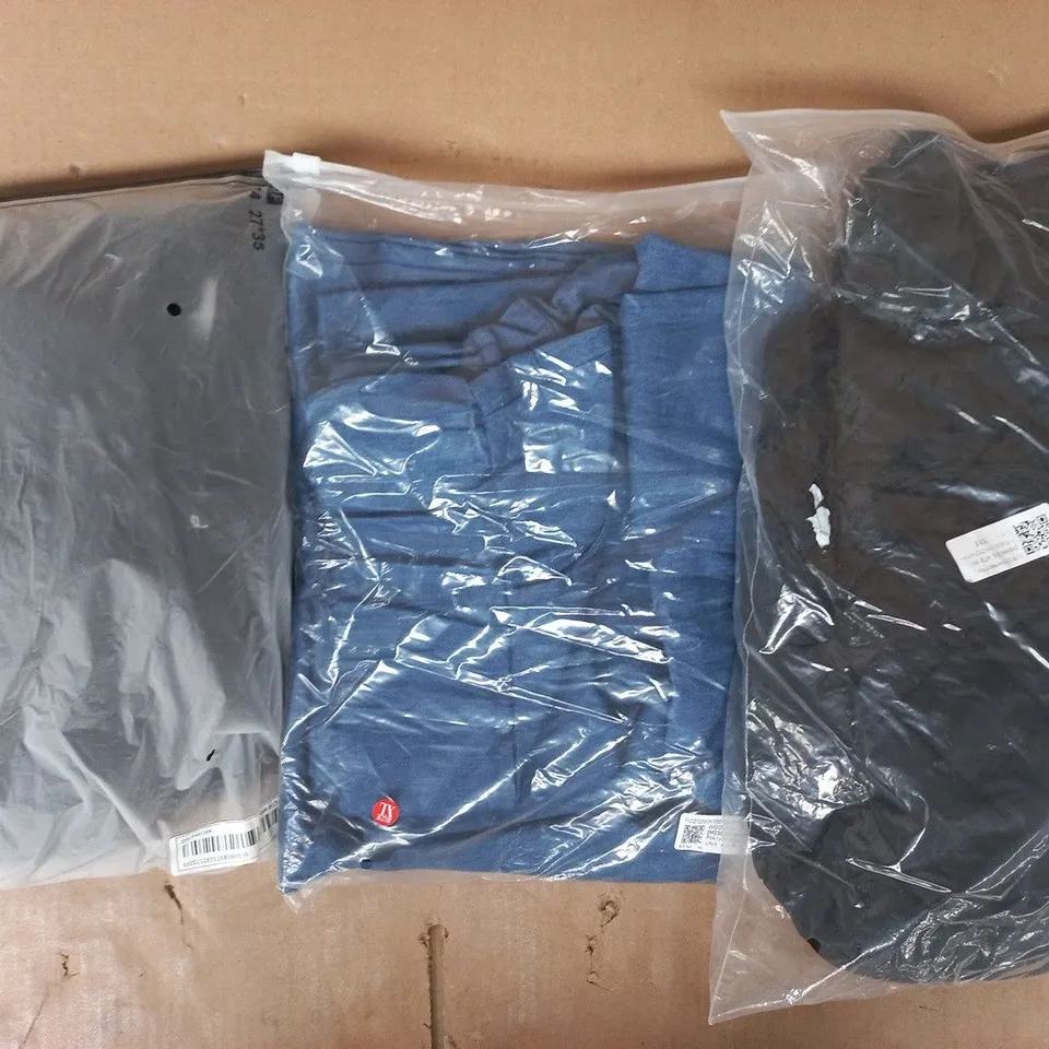 APPROXIMATELY 20 ASSORTED CLOTHING AND FASHION PRODUCTS IN VARIOUS STYLES AND SIZES - COLLECTION ONLY