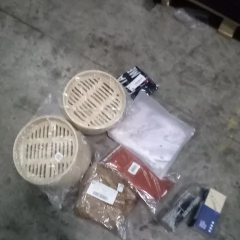 PALLET OF ASSORTED ITEMS TO INCLUDE STORAGE BOXES, FAUCET HEADS , BASKETS AND ETC