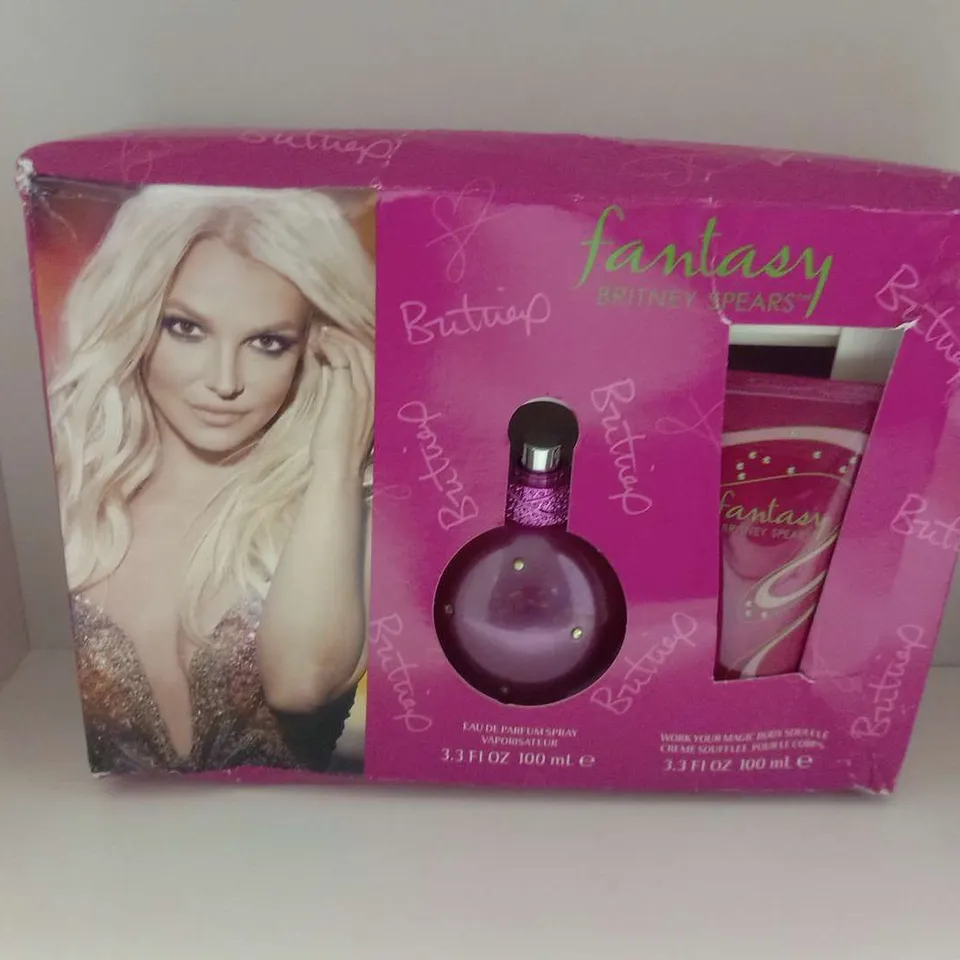 BOXED BRITANY SPEARS FANTASY EAU DE PARFUM GIFT SET