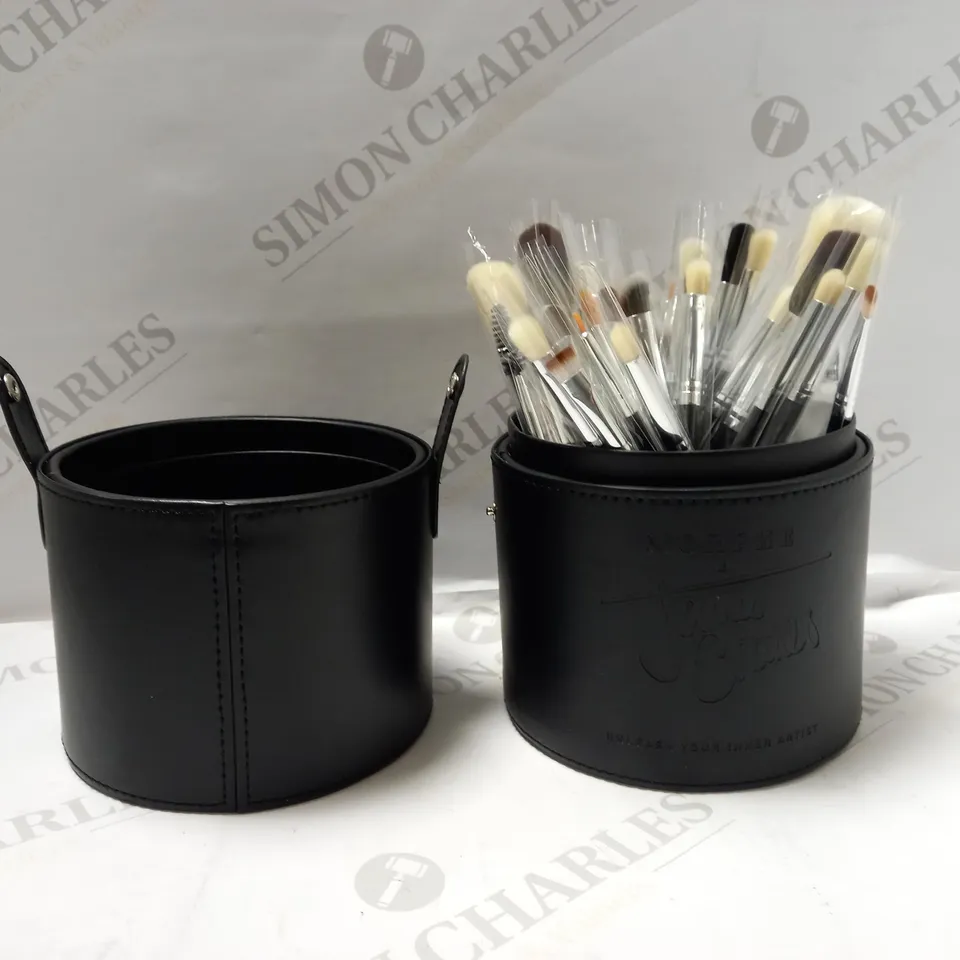 MORPHE X JAMES CHARLES MAKEUP BRUSH SET