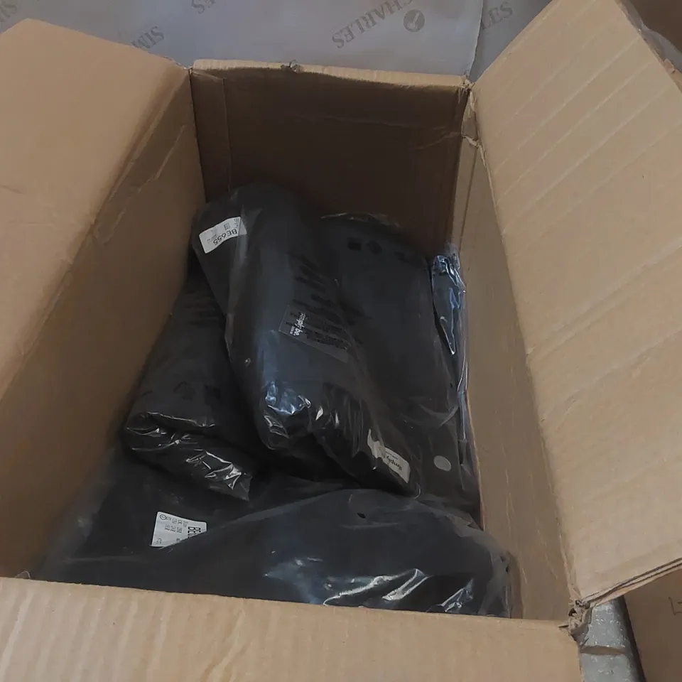 BOX CONTAINING APPROXIMATELY 7x BRAND NEW SIMPLY BE WASHED BLACK PLEAT DETAIL JEANS - SIZE 28R