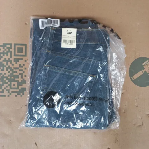 BAGGED LEVI'S JEANS IN BLUE SIZE 27/28