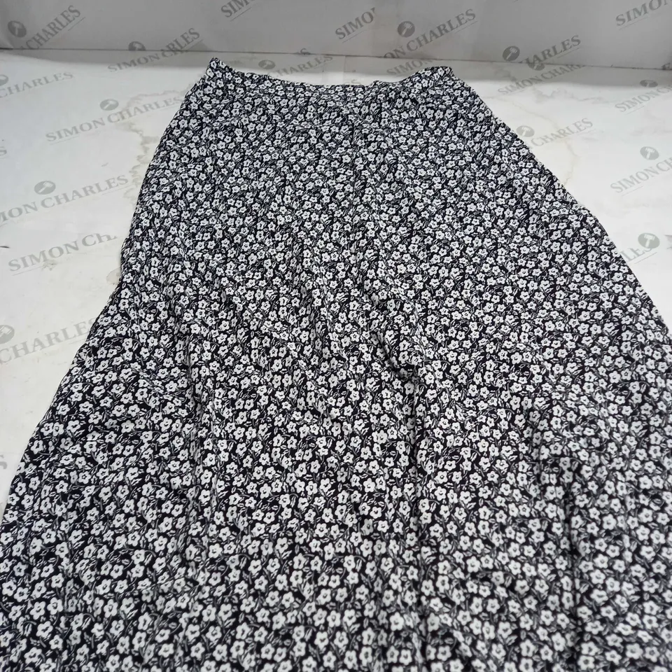 BODEN FLORAL PATTERN SKIRT SIZE 14R