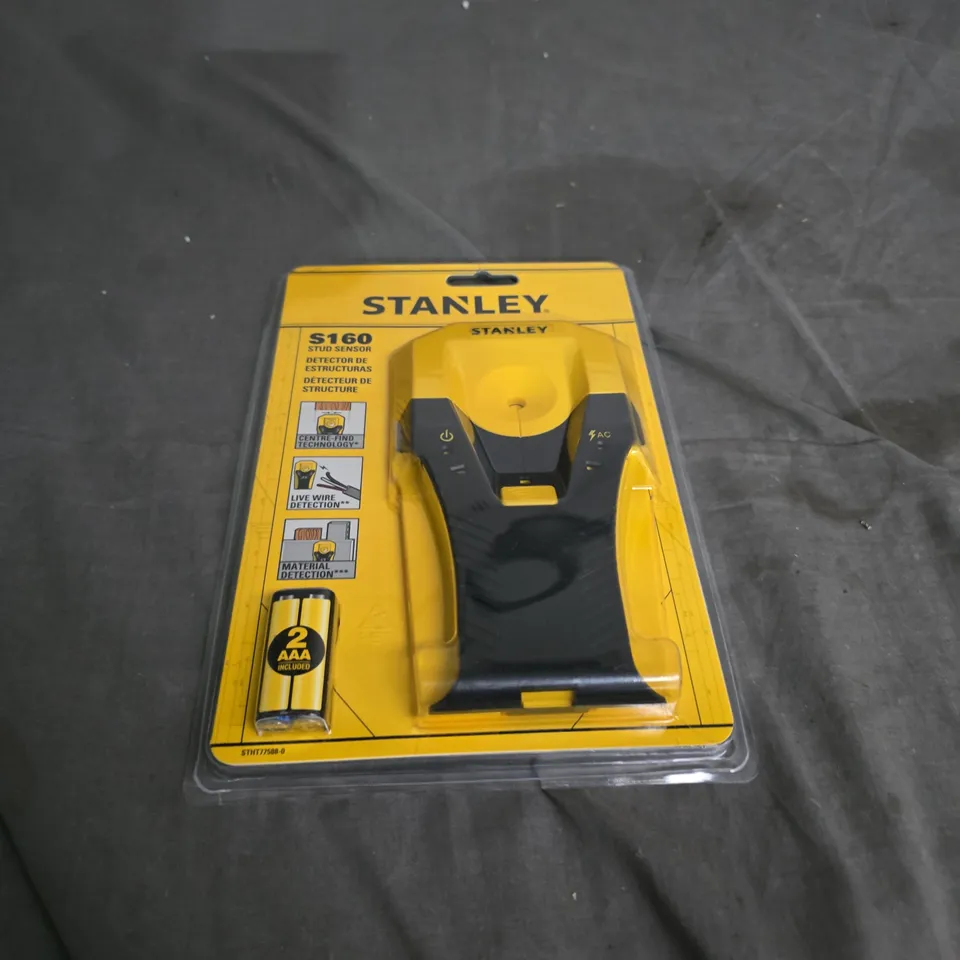 STANLEY S160 STUD SENSOR – WALL STUD DETECTOR (WITH 2 X AAA BATTERIES)