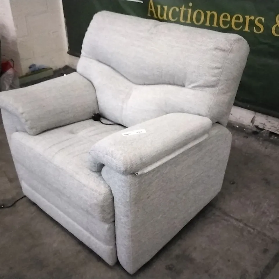 QUALITY BRITISH DESIGNED & MANUFACTURED G PLAN STRATFORD POWER RECLINER CHEVRON MIST FABRIC ARMCHAIR 
