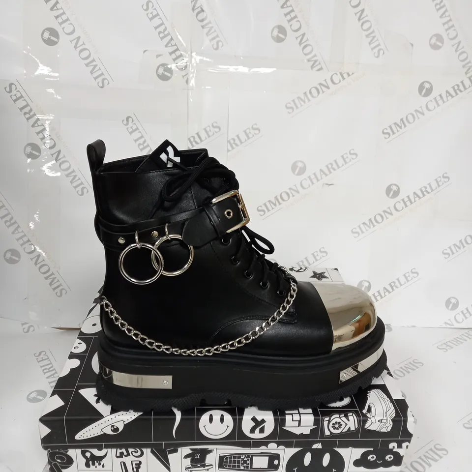 BOXED KOI FOOTWEAR BORIN HARDWARE PLATFORM BOOTS SIZE 9