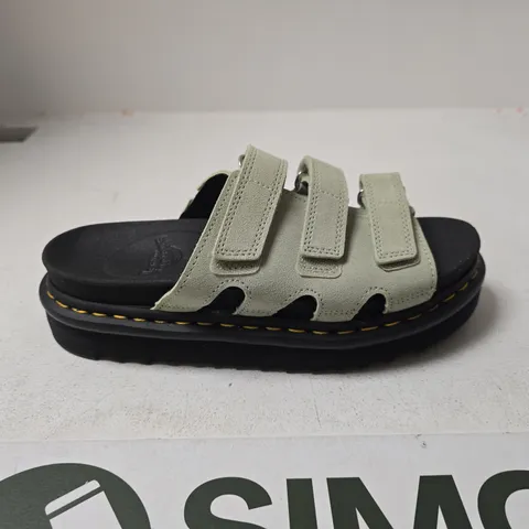 DR MARTENS GREEN/BLACK 6.5 SANDALS