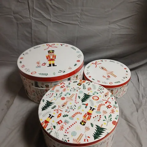 SET OF 3 CHRISTMAS THEMED METAL CAKE TINS IN VARIOUS SIZES 