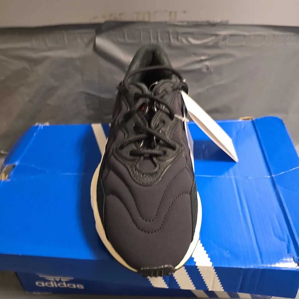 BOXED PAIR OF ADIDAS OZWEEGO TRAINERS - UK SIZE 3.5