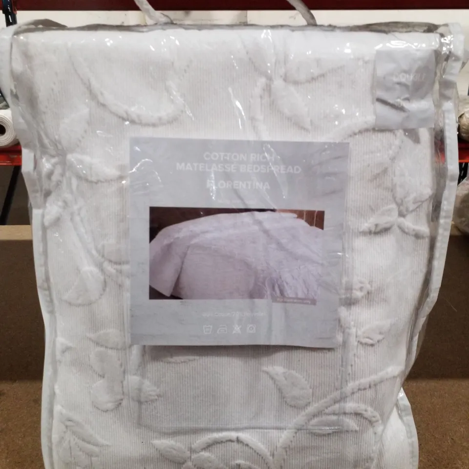 FLORENTINA HEAVYWEIGHT MATELASSE BEDSPREAD 