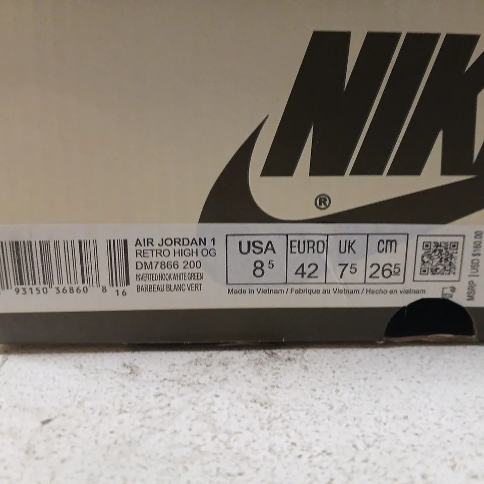 BOXED PAIR OF NIKE AIR JORDAN 1 RETRO HIGH OG DM7866-200 – UK 7.5