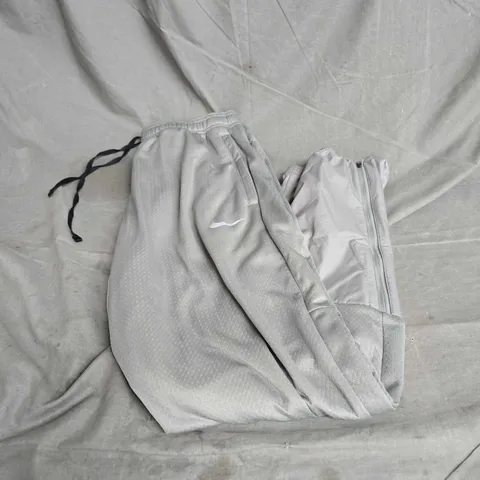 NIKE THERMA-FIT JOGGERS IN GREEN SIZE M