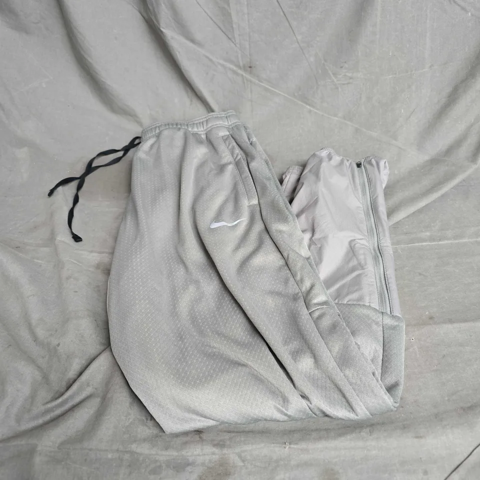 NIKE THERMA-FIT JOGGERS IN GREEN SIZE M
