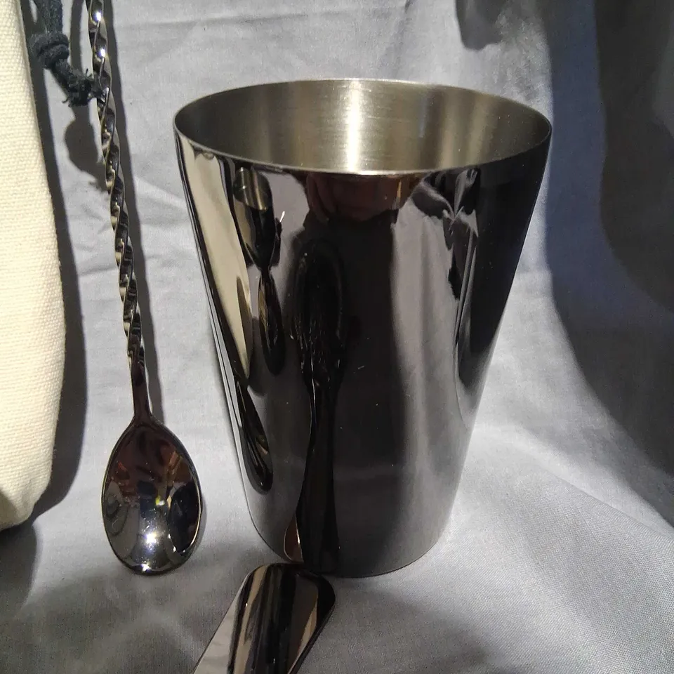 FOK HING GIN BARWARE SET – STAINLESS STEEL CUPS & ACCESSORIES, EDITION 852 