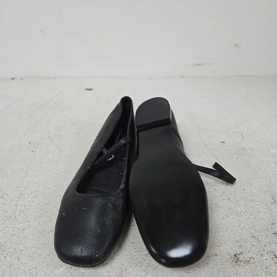 HUSH PUPPIES PAIR OF WOMEN'S BLACK LEATHER MARY JANE FLATS UK SIZE 8