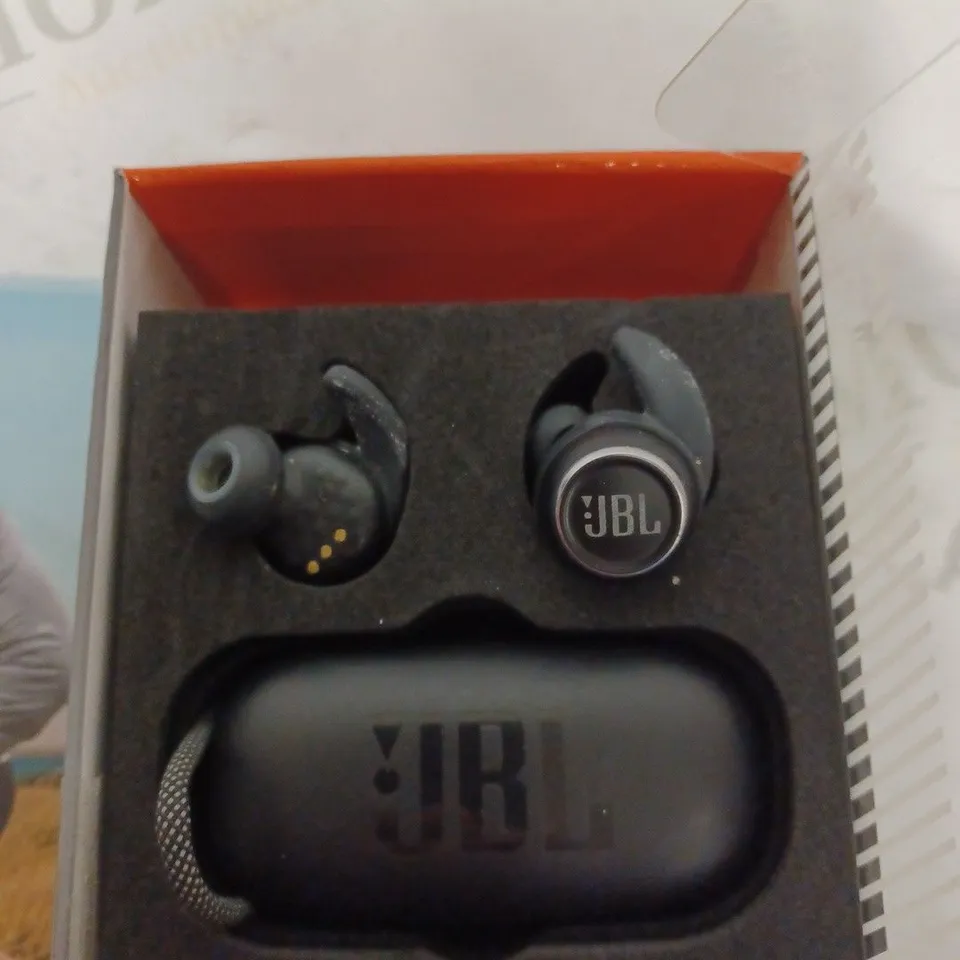 JBL 1P67 BLUETOOTH NOISE CANCELLING HEADPHONES
