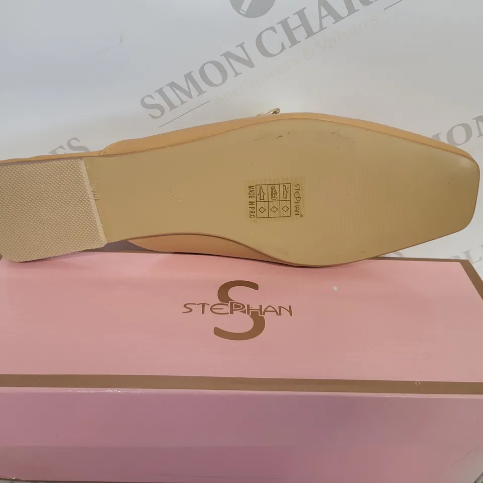 BOXED STEPHAN OPEN BACK BEIGE PEARL AND CHAIN FLAT SHOES - SIZE 41