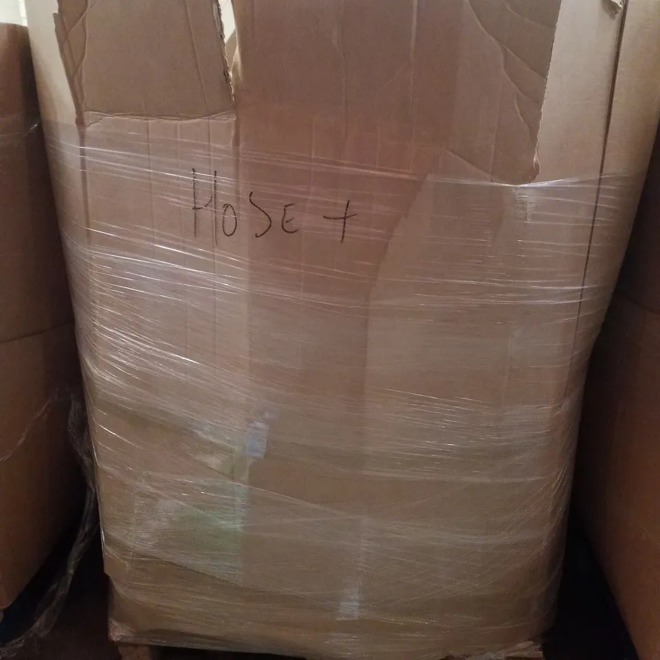 PALLET CONTAINING ASSORTED GARDEN HOSES & INFLATABLES 