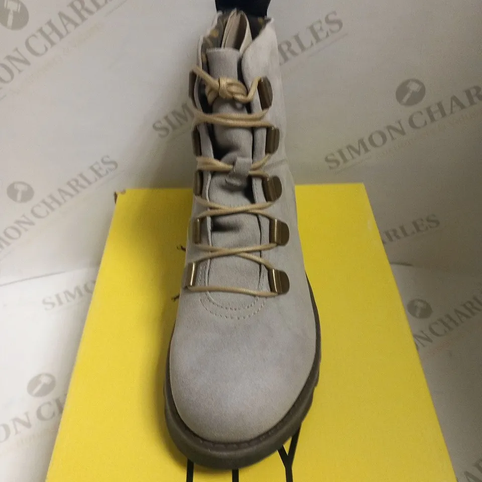 BOXED FLY LONDON SUEDE CONCRETE SIZE 9 