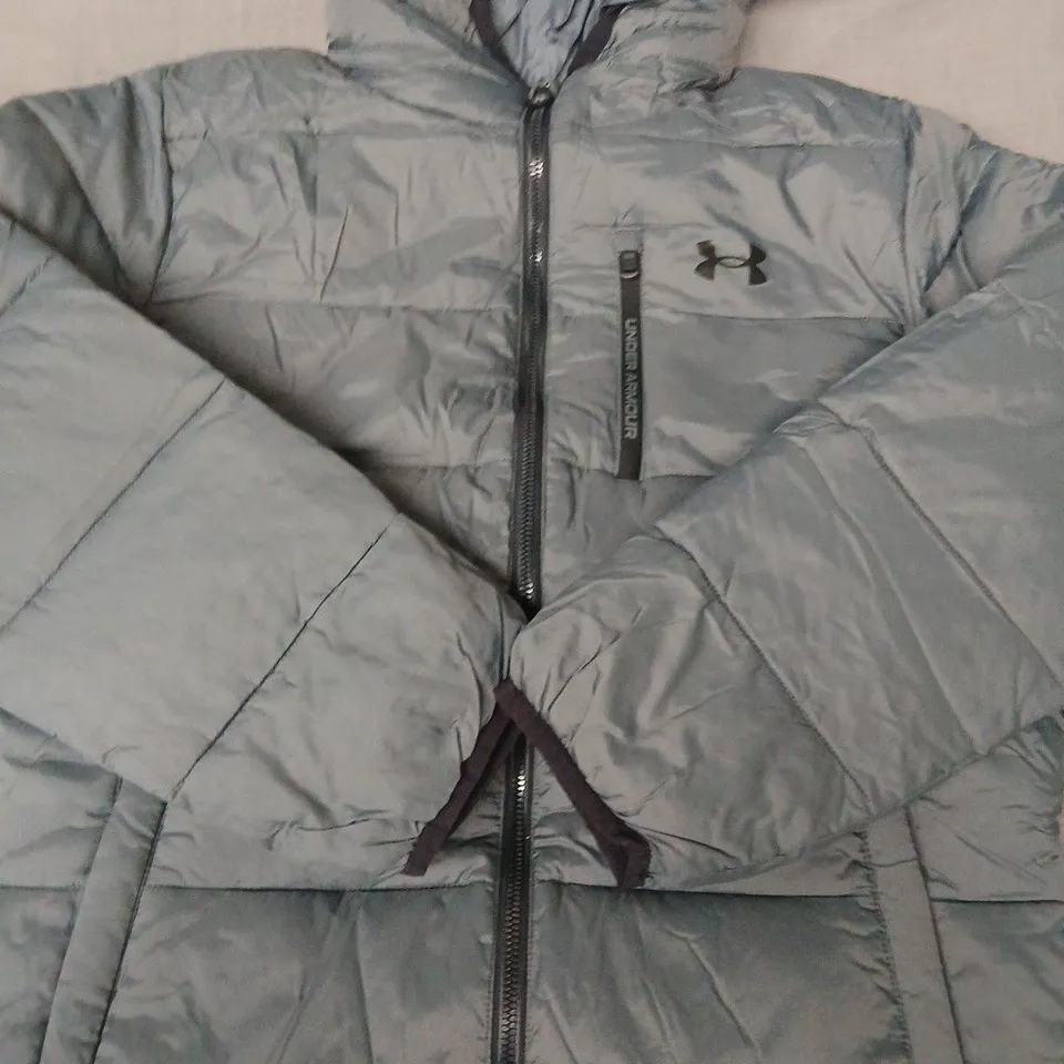 UNDER ARMOUR HOODED PUFFER JACKET IN GREY SIZE 12-13 YEARS