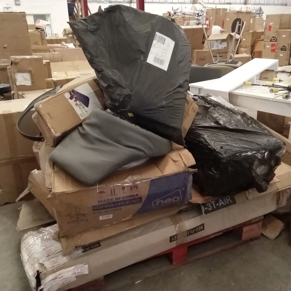 PALLET OF ASSORTED HOUSEHOLD GOODS AND PRODUCTS TO INCLUDE;RGB GAMING CHAIR,AIRBED,HEATED CLOTHES AIRER,LED PARASOL