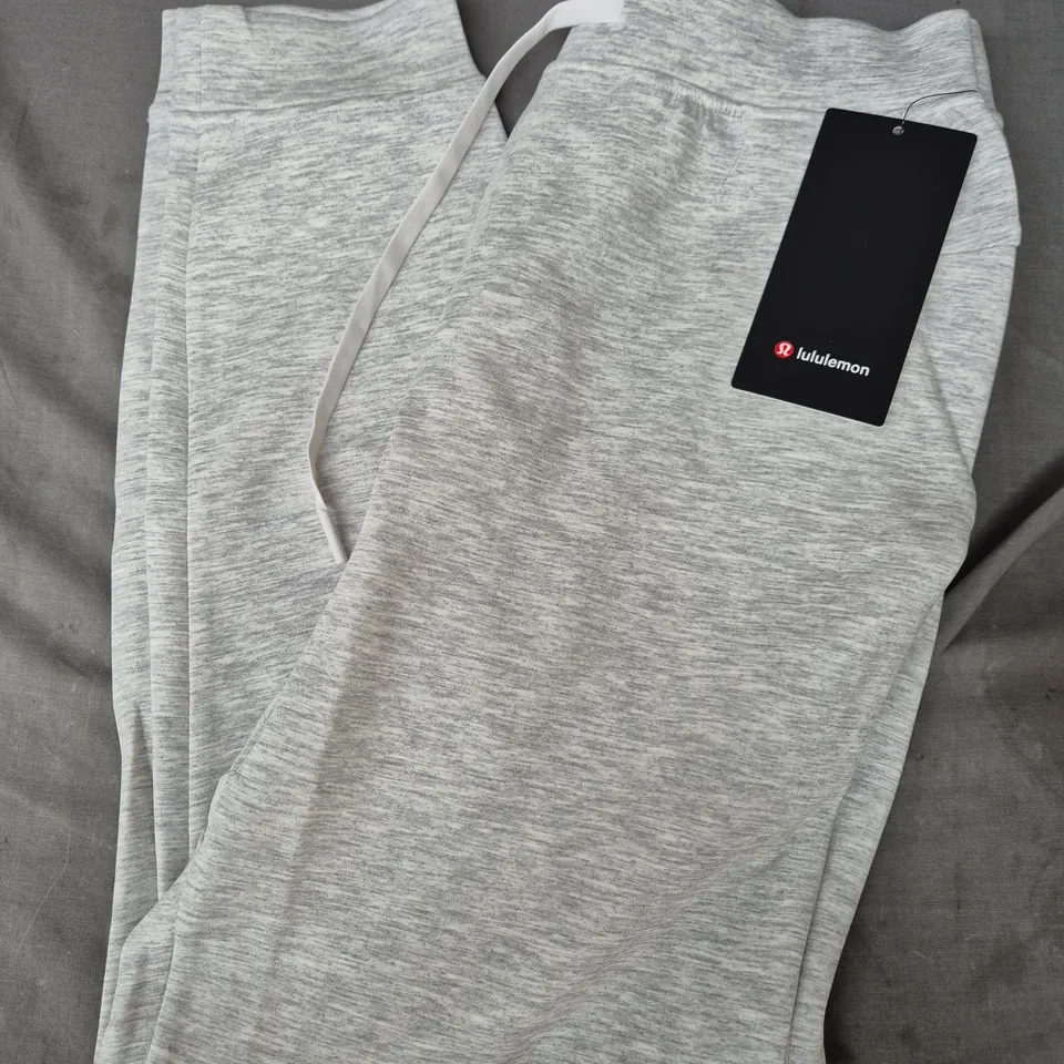 LULULEMON SMOOTH SPACE JOGGERS IN GREY - MEDIUM