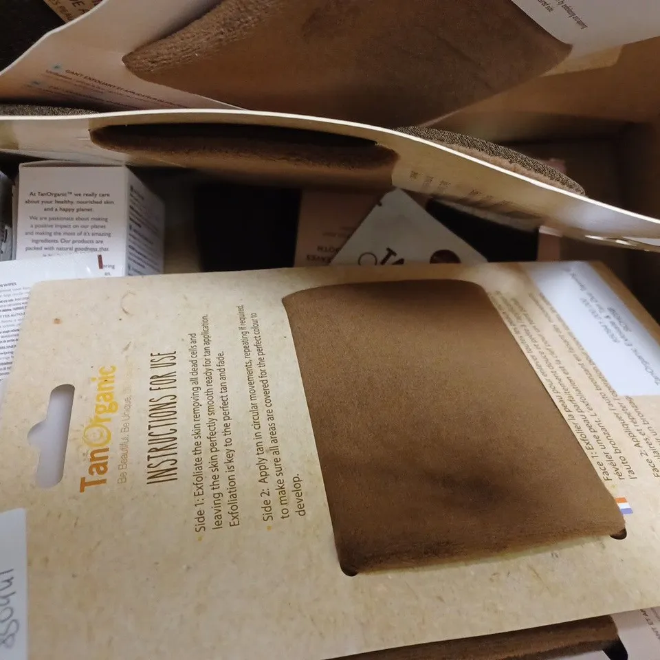 BOX OF APPROXIMATELY 25 TANNING & SKIN CARE PRODUCTS TO INCLUDE TANORGANIC & ISOMERS