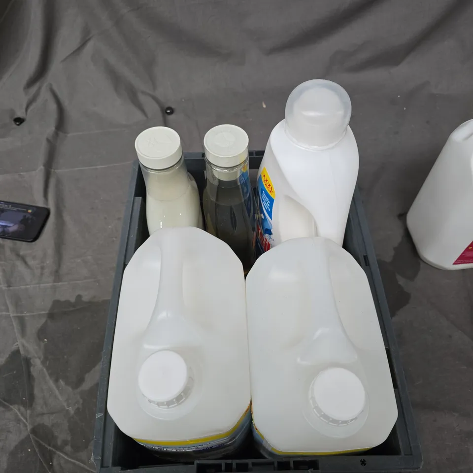 BOX OF 5 LIQUID CLEANING SUPPLIES 