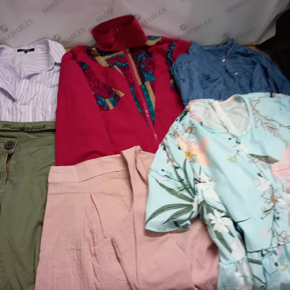 LARGE QUANTITY OF ASSORTED CLOTHING ITEMS TO INCLUDE JAEGER AND PRETTYLITTLETHING