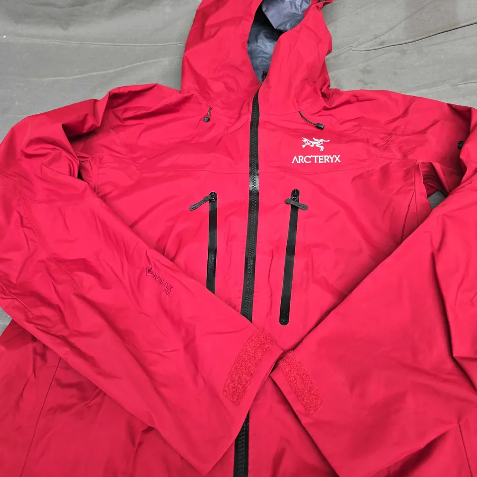 ARC'TERYX GORE-TEX PRO FULL ZIP JACKET - SIZE S