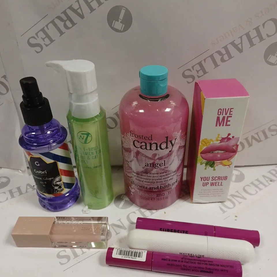 BOX OF APPROXIMATELY 15 ASSORTED COSMETIC ITEMS TO INCLUDE FROSTED CANDY BATH GEL, GIVE ME LIP SCRUB, SUPERSIZE MASCARA ETC