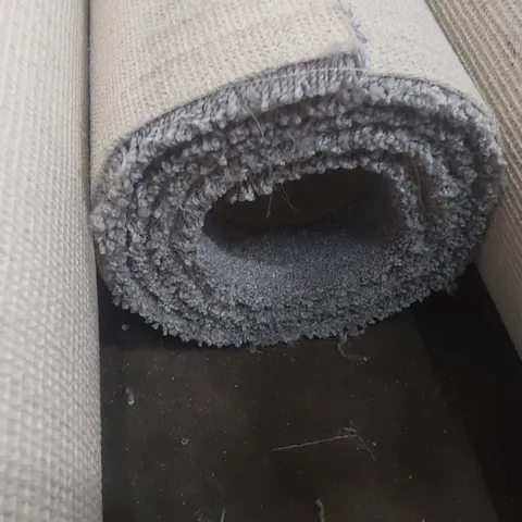 ROLL OF QUALITY HEARTLANDS HEATHERS CHROMIUM CARPET APPROXIMATELY 4M Γ 2.65M