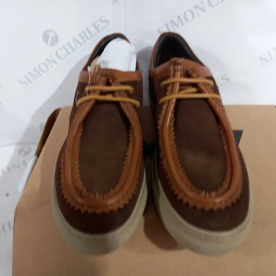 BOXED PAIR OF POD ORTHOLITE WINSTON BROWN SEUDE SLIP ON SHOES - UK 10