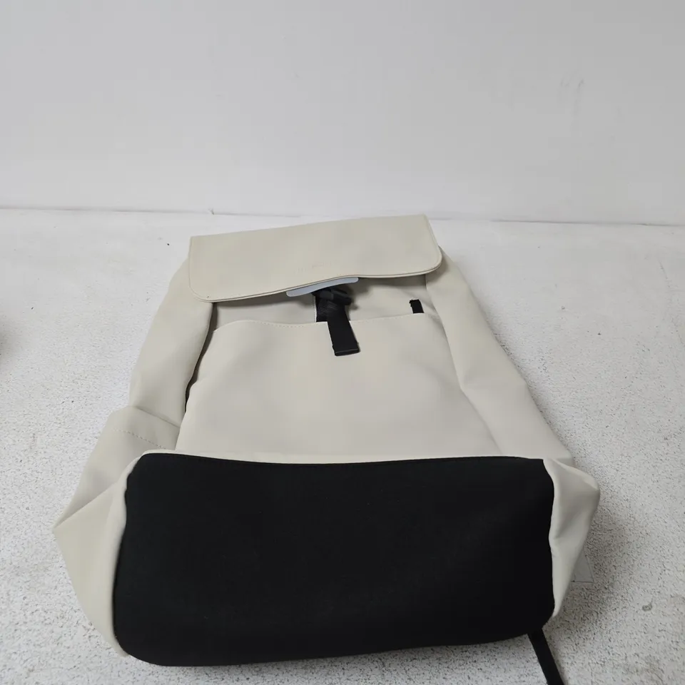 TRETORN BACKPACK CREAM WITH BLACK BASE