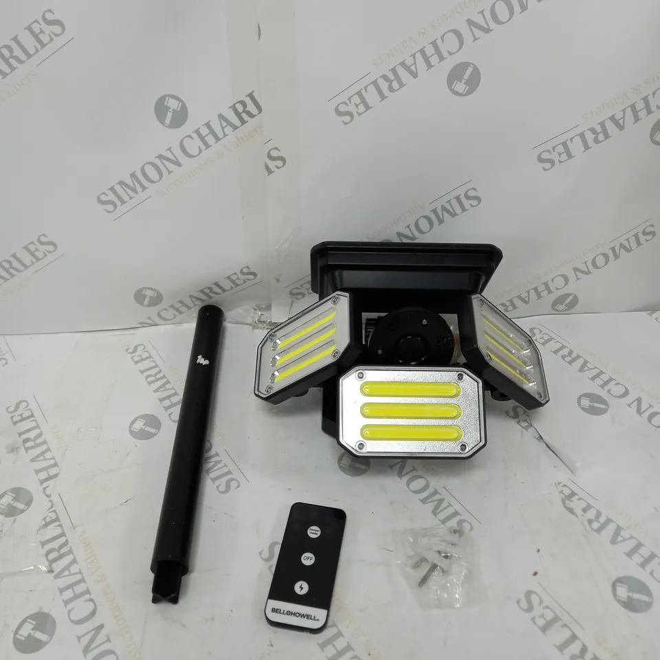 BELL & HOWELL 300 LUMENS BIONIC FLOODLIGHT