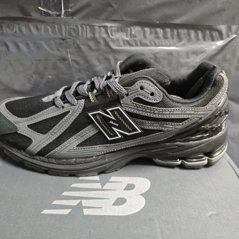  NEW BALANCE M1906RLB MEN'S TRAINERS – BLACK/GREY UK 10